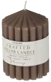 swieca-dekoracyjna-prazkowana-7x10cm-parafinowa-elegancka-bezzapachowa