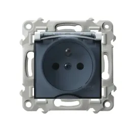 gniazdo-bryzgoszczelne-z-uziemieniem-ip-44-bialy-szafir