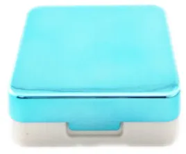 zestaw-podrozny-pojemnik-na-soczewki-kolor-niebieski