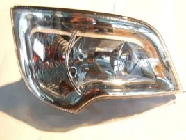 reflektor-autobus-mercedes-trawego-prawy