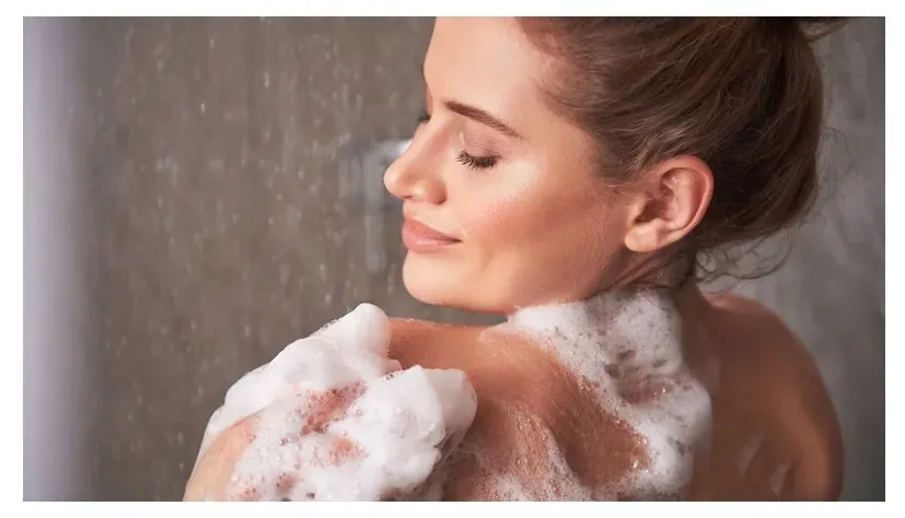 organiczny-zel-pod-prysznic-z-zielona-herbata-i-papaja-natural-shower-gel