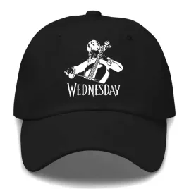 czapka-dziecieca-czarna-z-daszkiem-na-prezent-dla-fana-wednesday-wzory