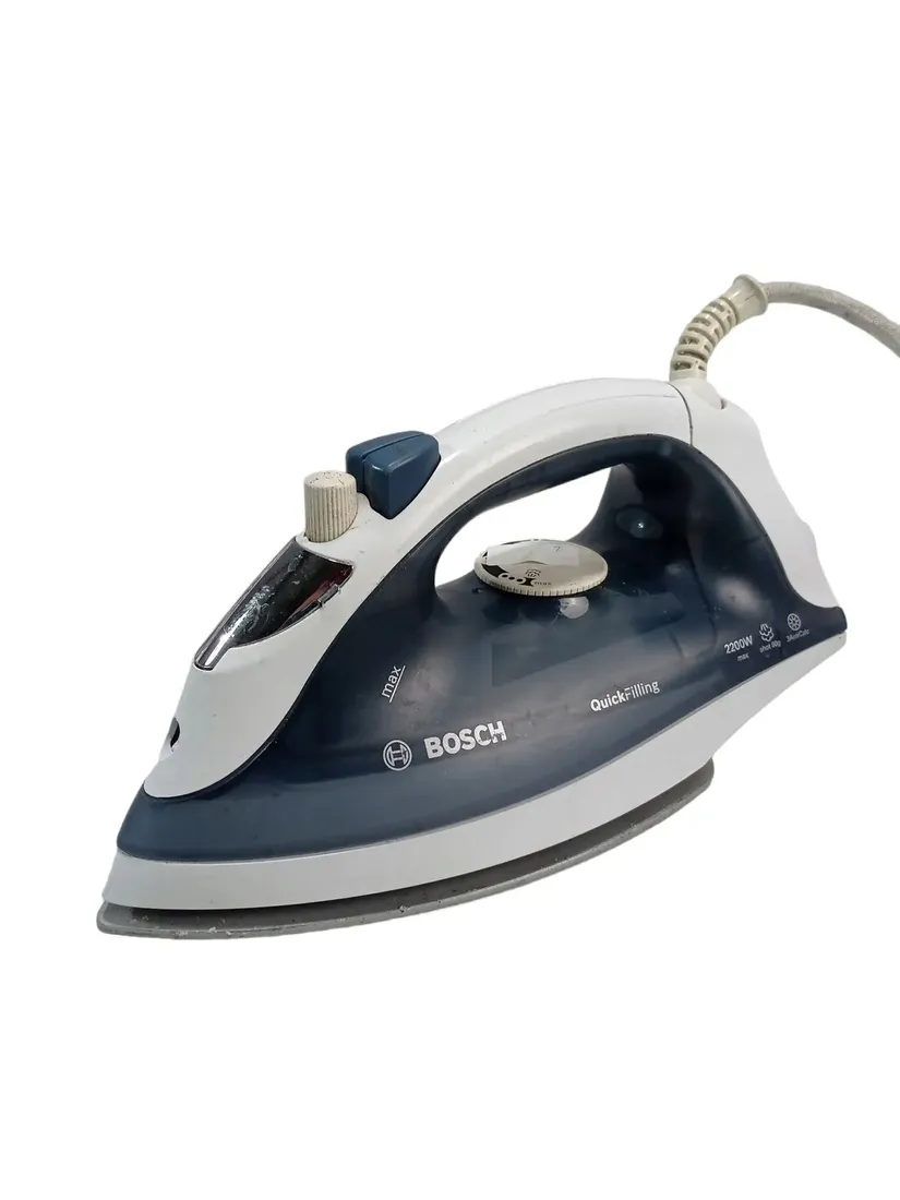 zelazko-bosch-ccbd5-granatowe-2200w