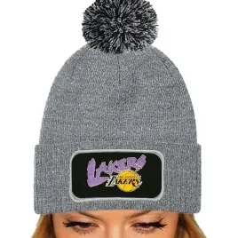 szara-czapka-zimowa-z-pomponem-lakers-los-angeles-ciepla-na-prezent-wzory