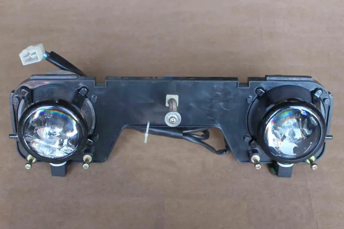 lampy-przednie-benzer-quebec-stan-nowy