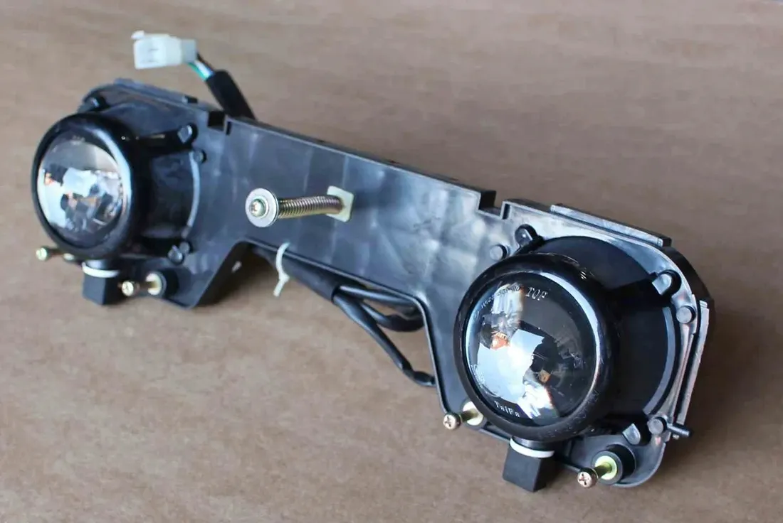 lampy-przednie-benzer-quebec-stan-nowy