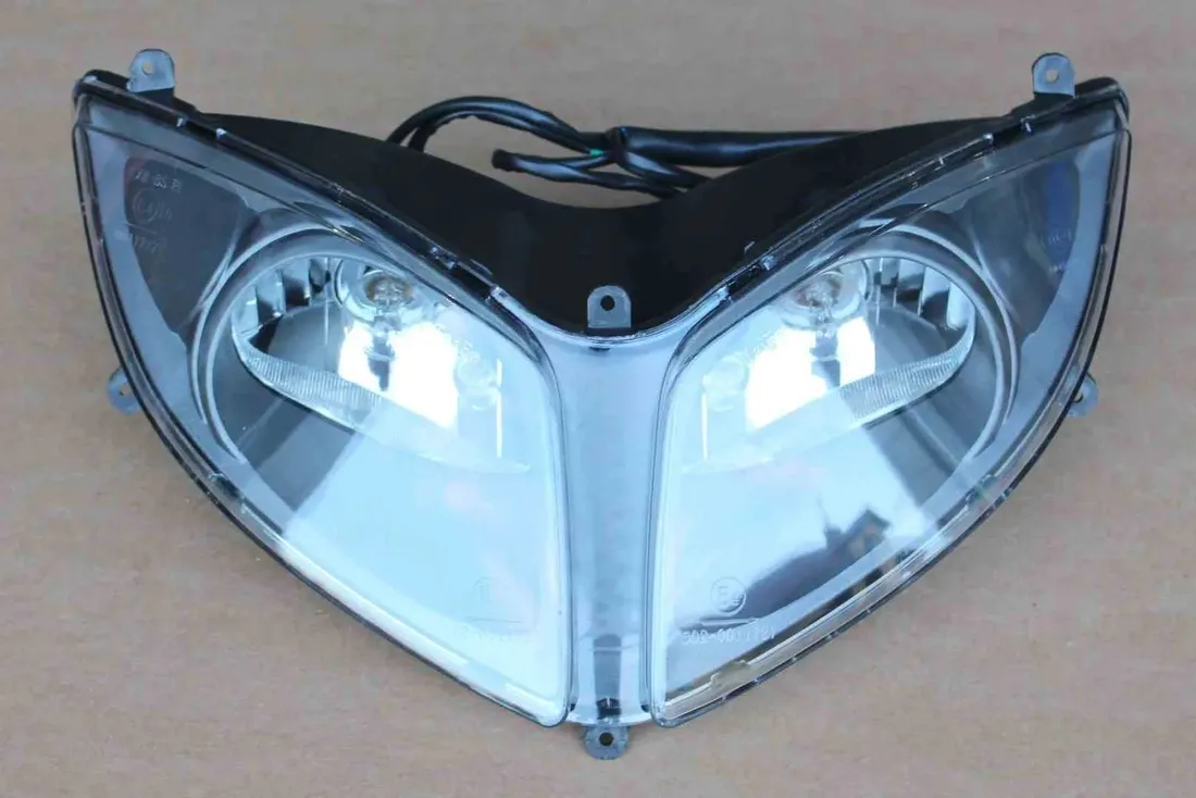 lampa-przod-benzer-dakota-stan-nowy