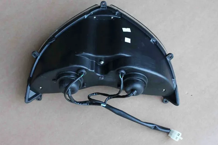 lampa-przod-benzer-dakota-numer-katalogowy-czesci-72372