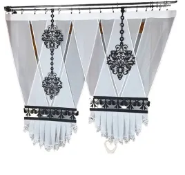 panel-v-ka-110x135cm-z-azurem-i-falbanami-bialy-z-czarnymi-dekorami