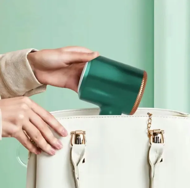 ag970a-golarka-sieciowa-do-ubran-cechy-dodatkowe-nozyki-ze-stali-nierdzewnej-regulacja-wysokosci-strzyzenia-uniwersalne-zastosowanie