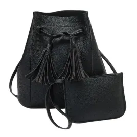 torebka-na-ramie-czarna-worek-fredzle-wytrzymala-saszetka-na-etui-portfel