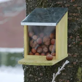 karmnik-dla-wiewiorek-wa09-wiewiorka-domek-karmnik-do-ogrodu