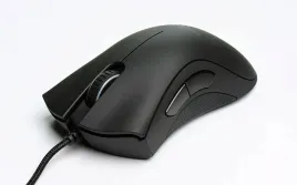 myszka-przewodowa-razer-deathadder-essential-sensor-optyczny