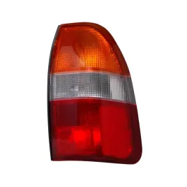tylna-lampa-prawa-l200-2-5td-k74-2001-05-mr296240