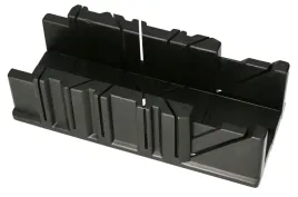 skrzynka-uciosowa-plastikowa-250-mm-wielokatowa-25-stolarska-do-ciecia