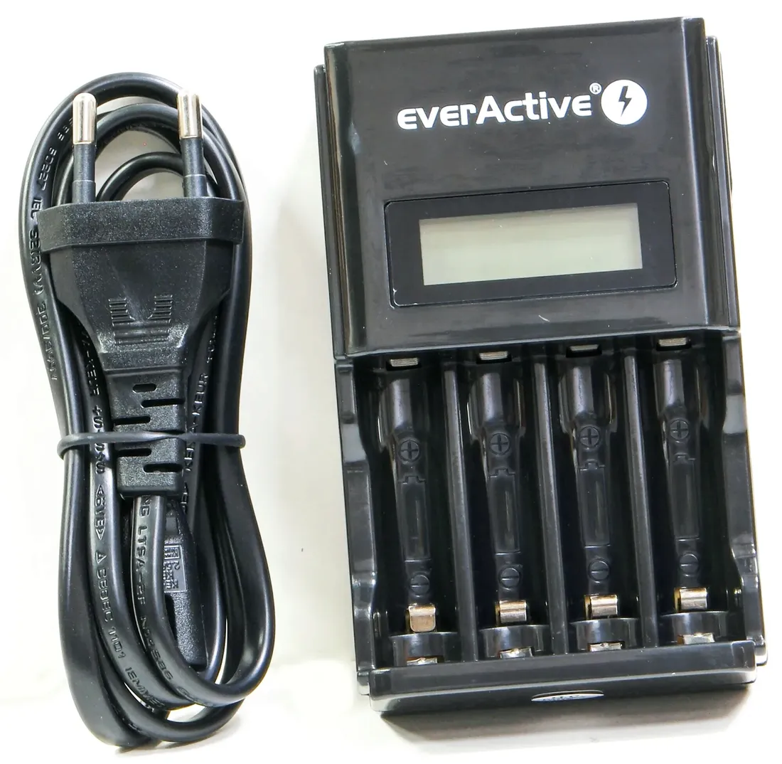 ladowarka-everactive-nc-450-4-aa-aaa