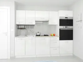 zestaw-mebli-kuchennych-turyn-slupek-biale-polysk