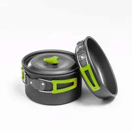 naczynia-turystyczne-garnki-czajnik-zestaw-naczyn-kempingowych-pod-namiot