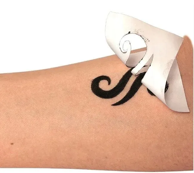 odjechane-tatuaze-wiek-dziecka-8-lat