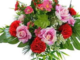 sztuczne-piekne-kwiaty-na-cmentarz-2-czesciowa-dekoracja-grobu-na-bogato