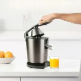 wyciskarka-do-cytrusow-black-decker-bxcj350e-odplyw-soku-do-szklanki