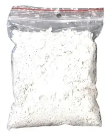 platki-dekoracyjne-do-posadzki-100g-biale-czarne