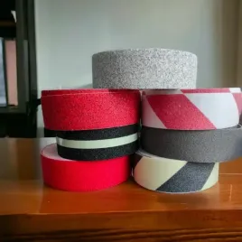 tasma-antyposlizgowa-czarna-50mm-18m-schodowa-ostrzegawcza-oznaczeniowa-hit