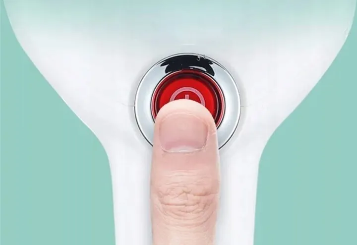 parownica-do-ubran-zelazko-parowe-steamer-1640-w-380-ml-nakladka-szczotka-stan-nowy