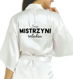 szlafrok-satynowy-bialy-na-prezent-mistrzyni-relaksu-imie-rozne-wzory