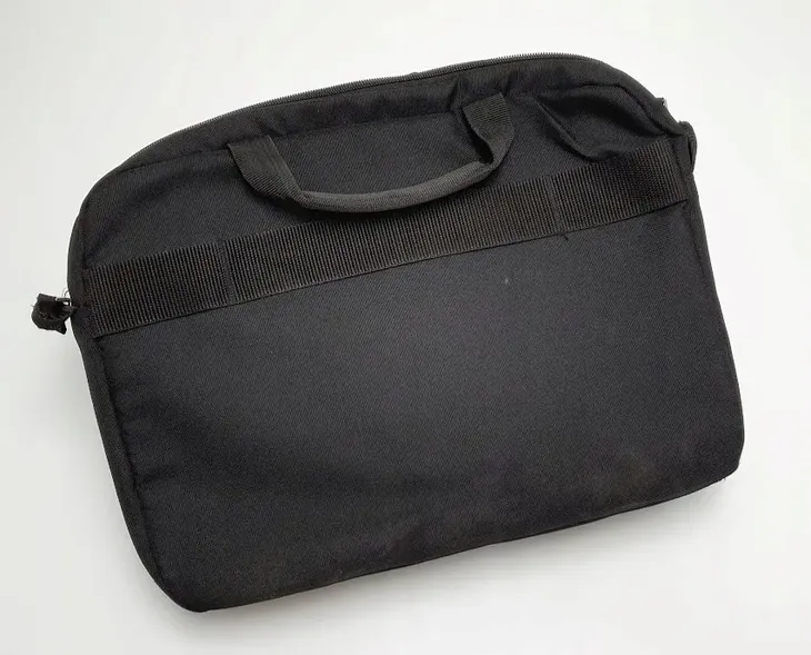 torba-na-laptopa-case-logic-14-or-aua314-stan-powystawowy-kolor-czarny