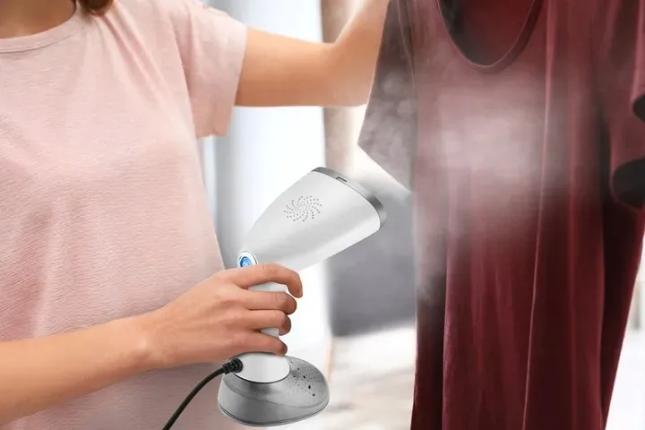 parownica-do-ubran-zelazko-parowe-regulacja-pary-7-dysz-biala-380ml-2000w-typ-brak-informacji