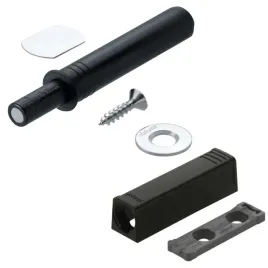 blum-tip-on-do-drzwi-magnes-czarny-krotki-adapter
