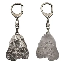 cocker-spaniel-angielski-i-posrebrzany-brelok-do-kluczy-z-psem-w-pudelku