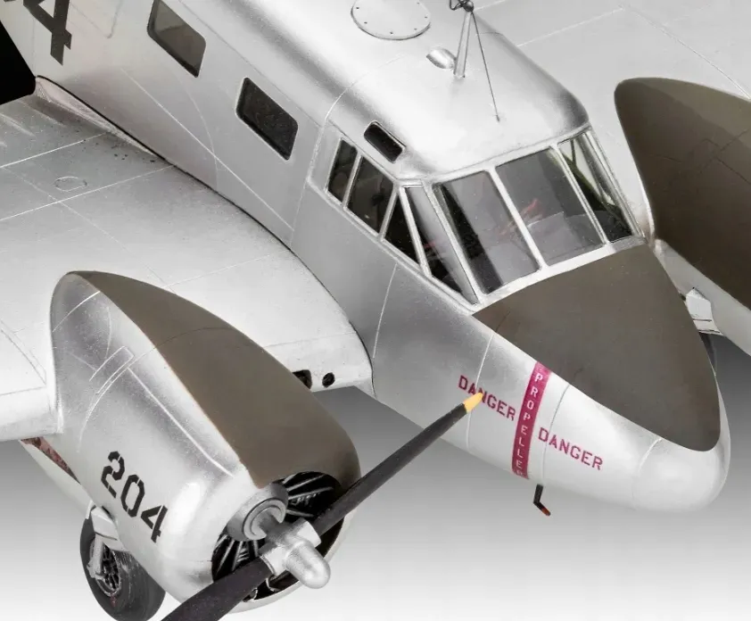 model-do-sklejania-revell-beechcraft-model-18