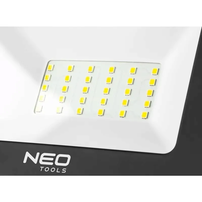 neo-reflektor-30w-smd-led-2700lm-statyw-99-059-stan-nowy