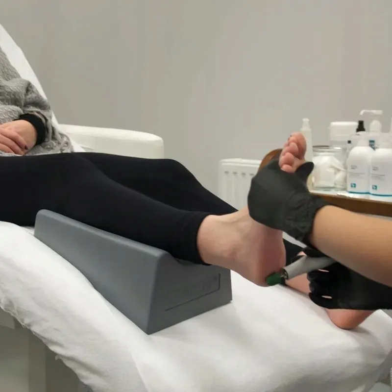 podnozek-do-pedicure-activ-podo-bialy-stan-nowy