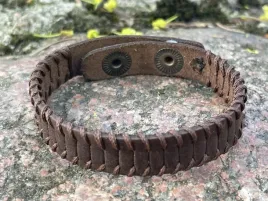 bransoletka-ze-skory-naturalnej-z-nicia-brazowy-20cm