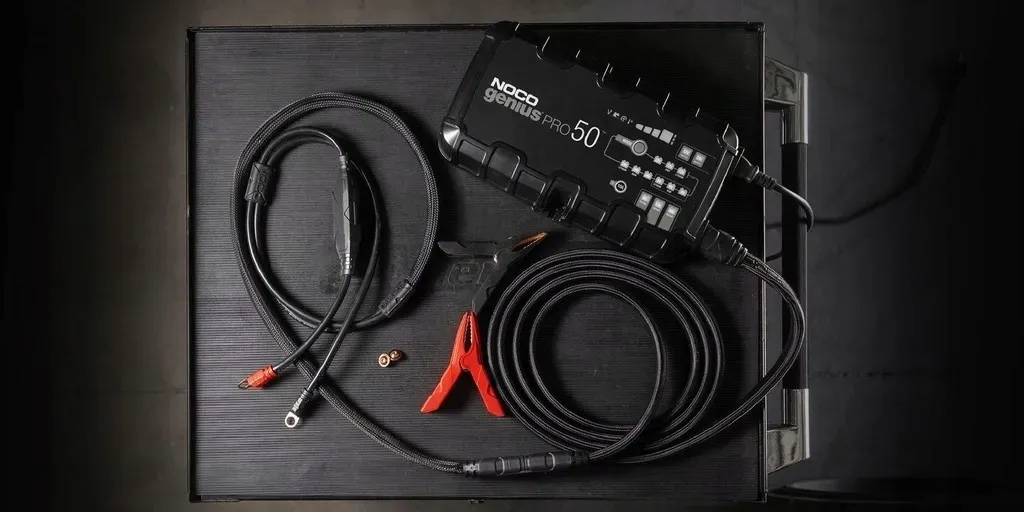 noco-geniuspro50-inteligentna-ladowarka-6v-12v-24v