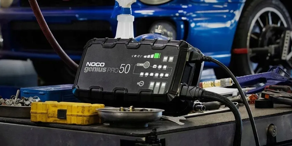 noco-geniuspro50-inteligentna-ladowarka-6v-12v-24v