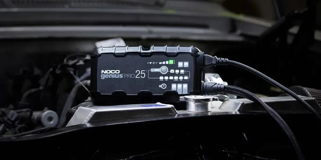 noco-geniuspro25-inteligentna-ladowarka-6v-12v-24v