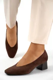 brazowe-czolenka-zamszowe-na-obcasie-eleganckie-damskie-buty-premium-36