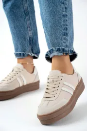 bezowe-skorzane-sneakersy-damskie-lekkosc-i-elegancja-na-co-dzien-41