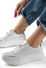 biale-sneakersy-damskie-skorzane-azurowe-na-platformie-37