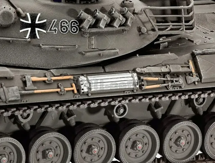 model-do-sklejania-revell-czolg-leopard-1-okres-ii-wojna-swiatowa