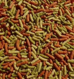 pokarm-dla-ryb-koi-sticks-mix-50l-plywajaca-karma