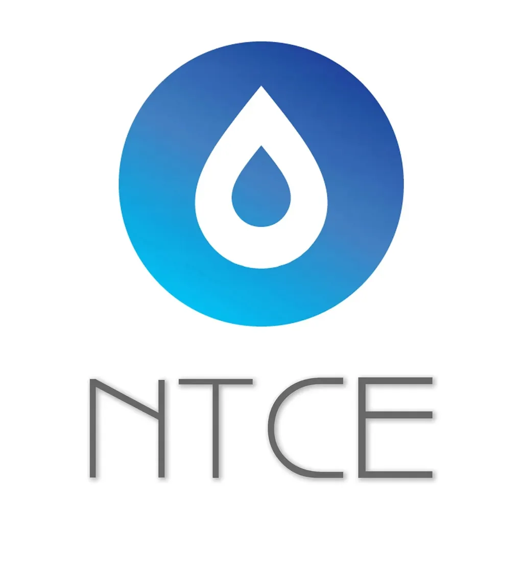 chlor-plynny-w-plynie-podchloryn-sodu-15percent-do-basenu-wody-studni-jacuzzi-5l