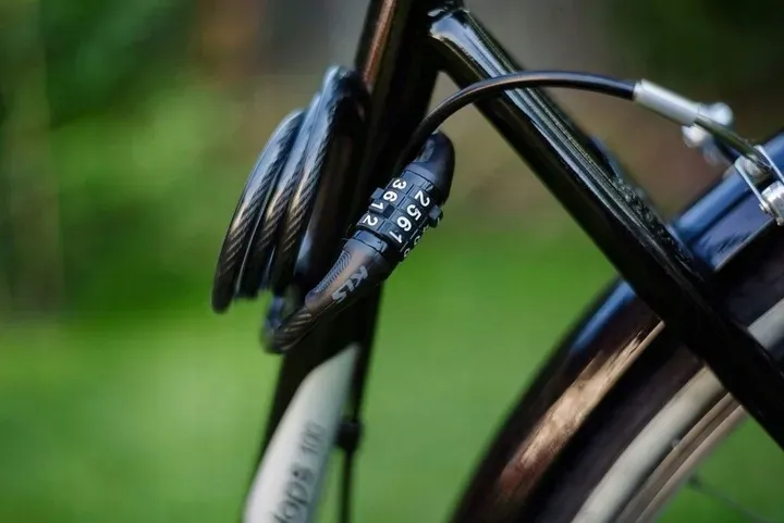 zapiecie-kodowe-spirala-blokada-kellys-code-100cm-waga-150-g