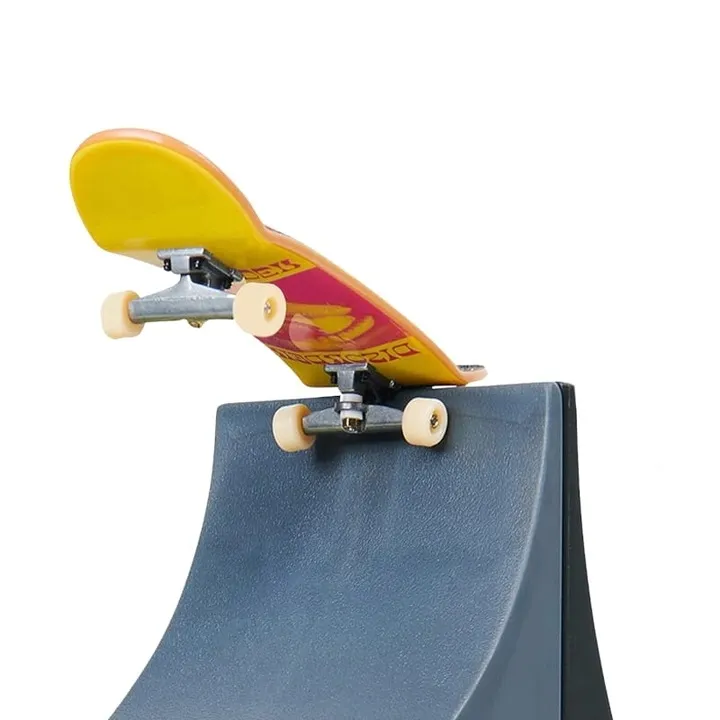 spin-master-tech-deck-fingerboard-z-rampa-flippin-disorder