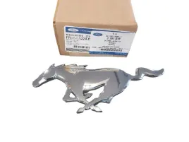 emblemat-znaczek-przod-kon-mustang-2017-2291612