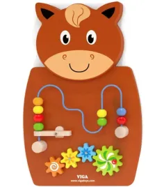 kolorowa-tablica-manipulacyjna-na-sciane-montessori